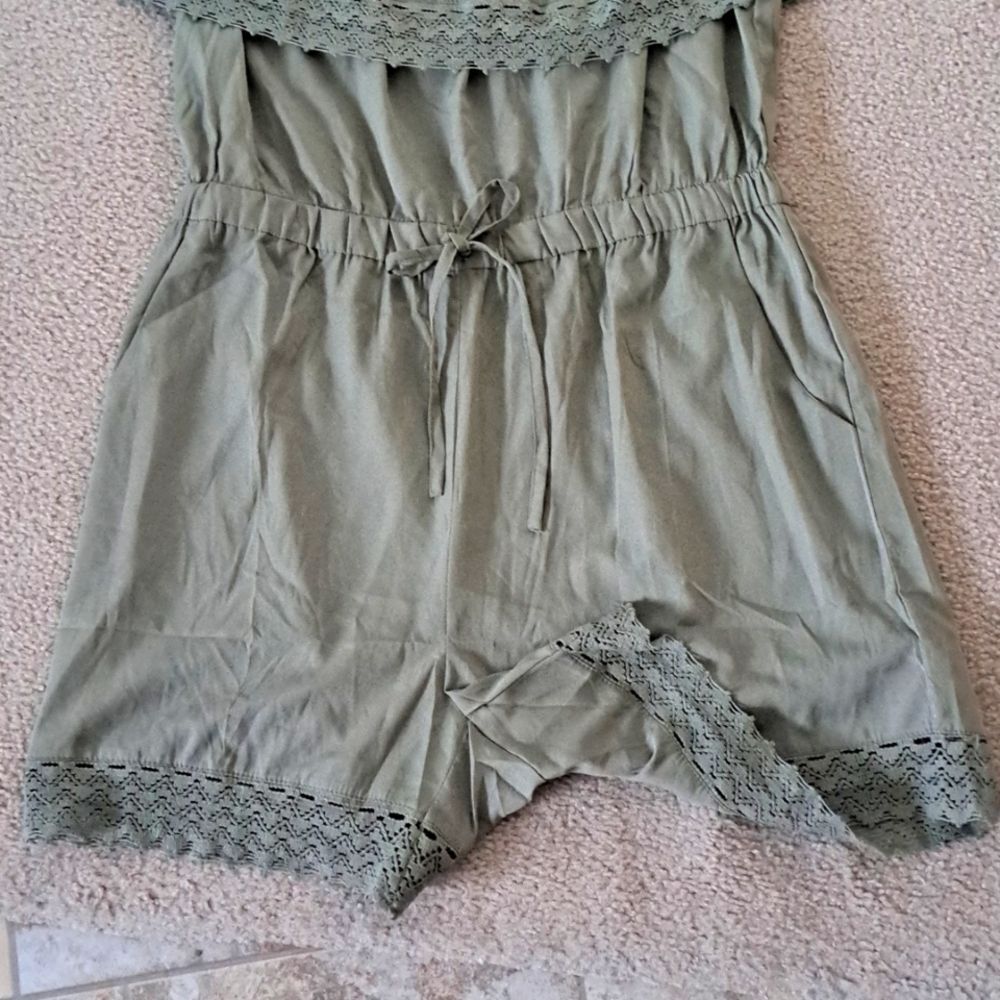 STYLE HOUSE ROMPER. XL - Picture 3 of 9